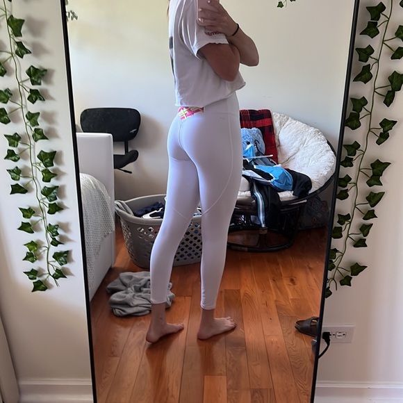 white fabletics leggings! - Picture 4 of 6